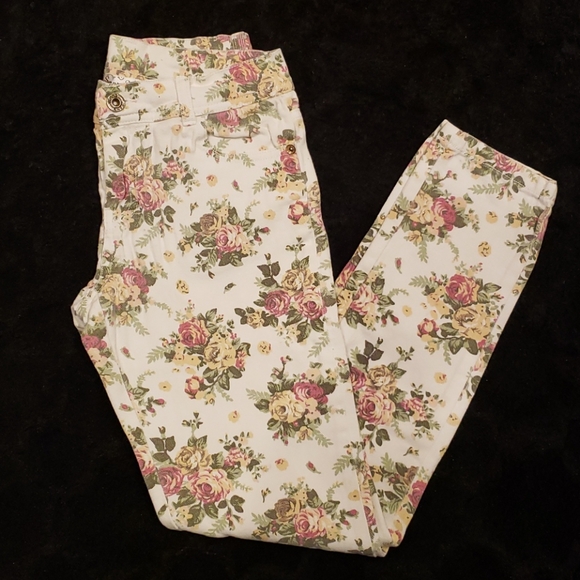 Lot of 2 Pairs of Jeans Size 14-16 - Picture 2 of 3